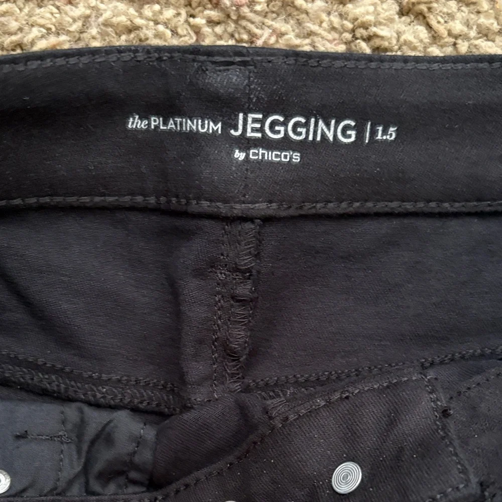 Chico’s Platinum Pull On Jegging Black Jean 1.5 Petite - Picture 3 of 6